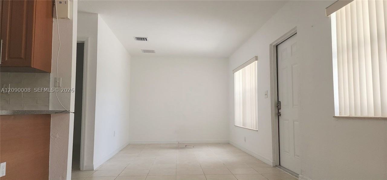 12040 Sw 216th St - Photo 6 of 28