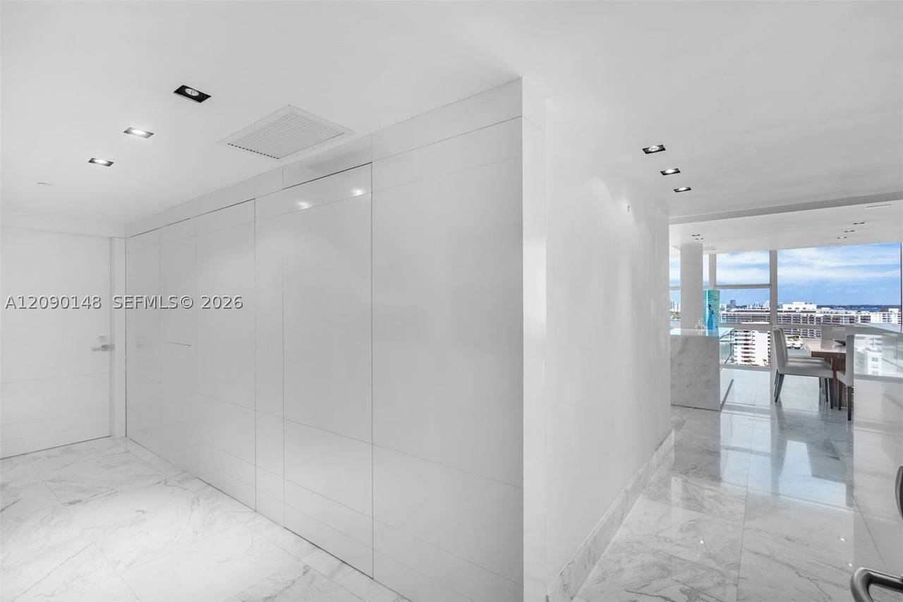 6801 Collins Ave - Photo 2 of 41