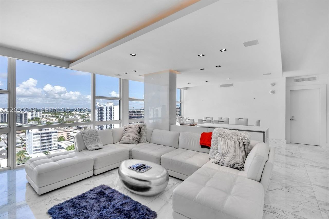 6801 Collins Ave - Photo 7 of 41