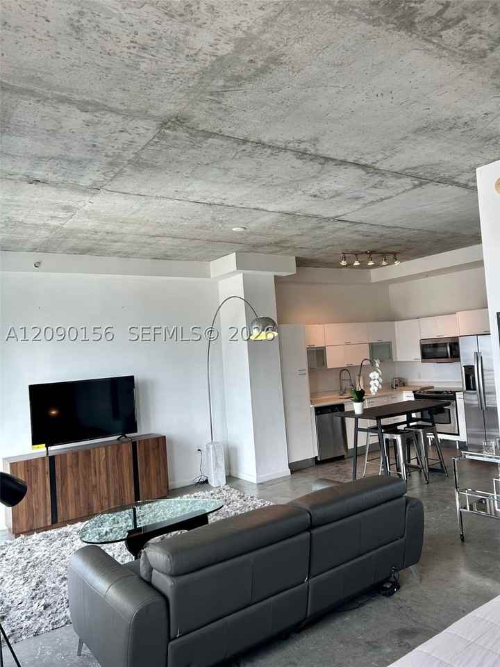 133 Ne 2nd Ave #3309 - Photo 3 of 19