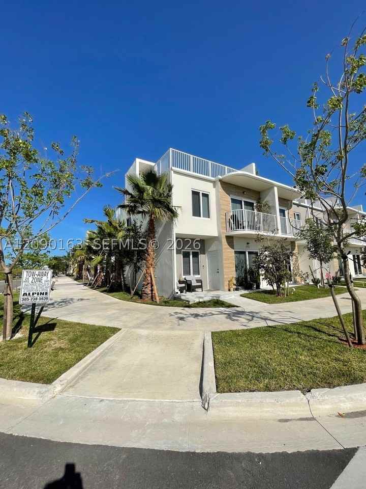 25731 Sw 144th Ave #25731 - Photo 3 of 30
