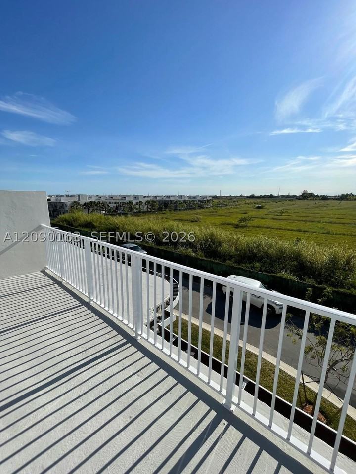 25731 Sw 144th Ave #25731 - Photo 5 of 30