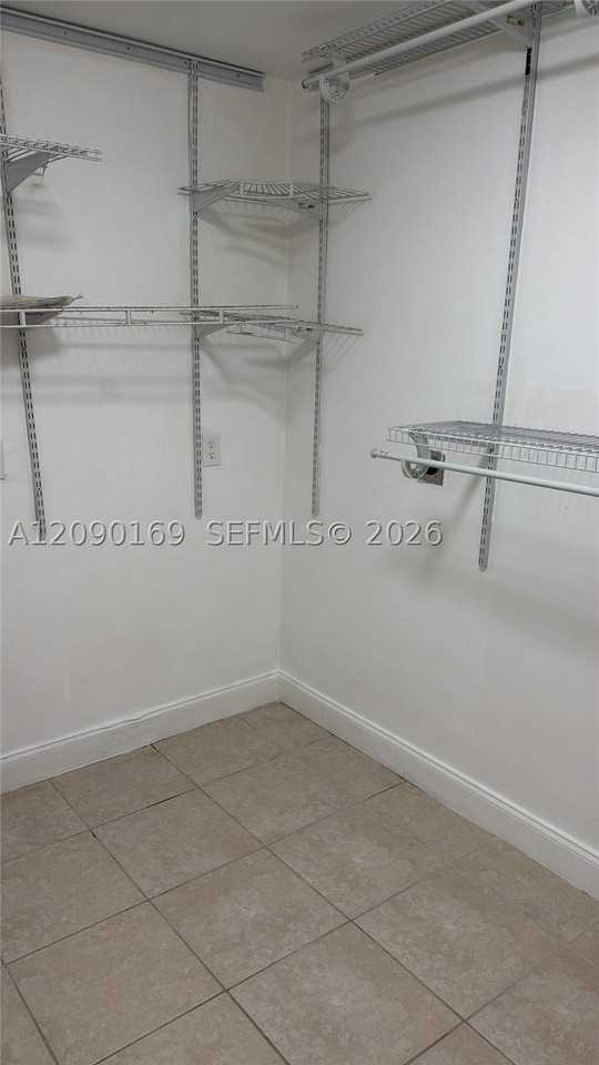 28 Sw 8th St #2 - Photo 7 of 8