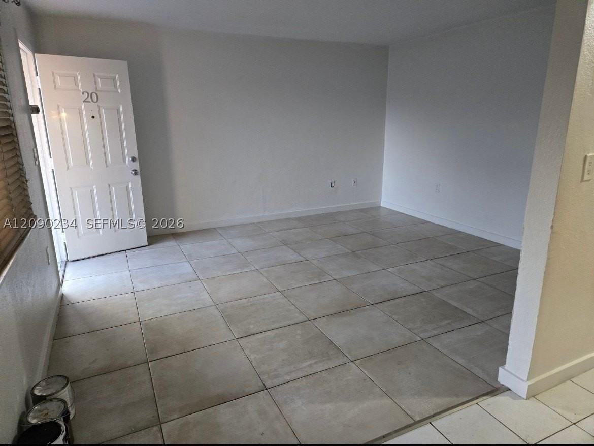 4444 Sw 67th Ave #20 - Photo 3 of 5