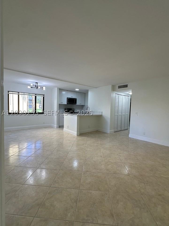 801 Meadows Cir #801 - Photo 2 of 9