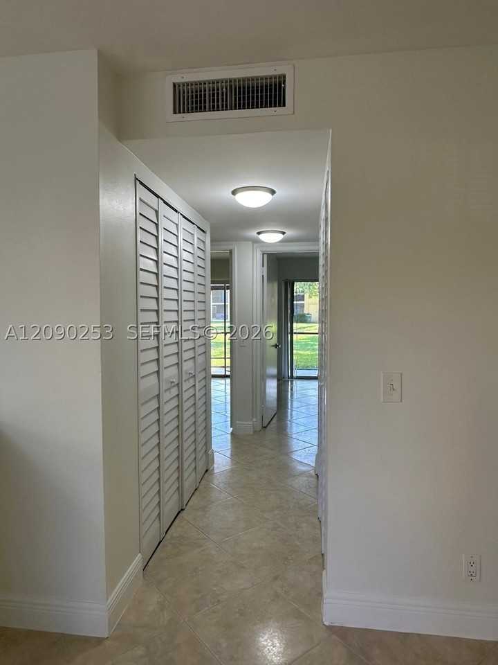 801 Meadows Cir #801 - Photo 6 of 9