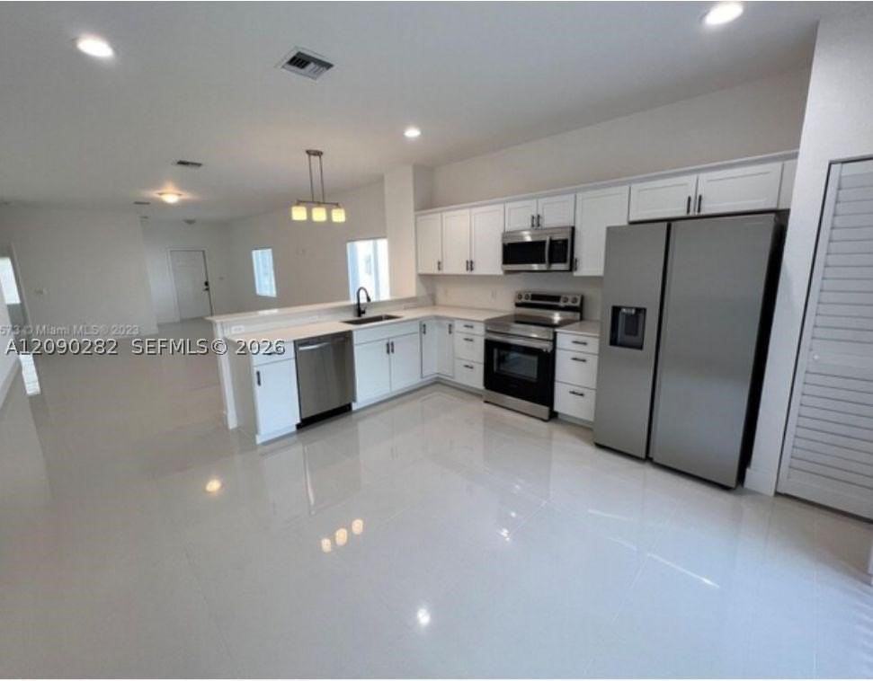 216 Nw 9th St - Photo 4 of 20