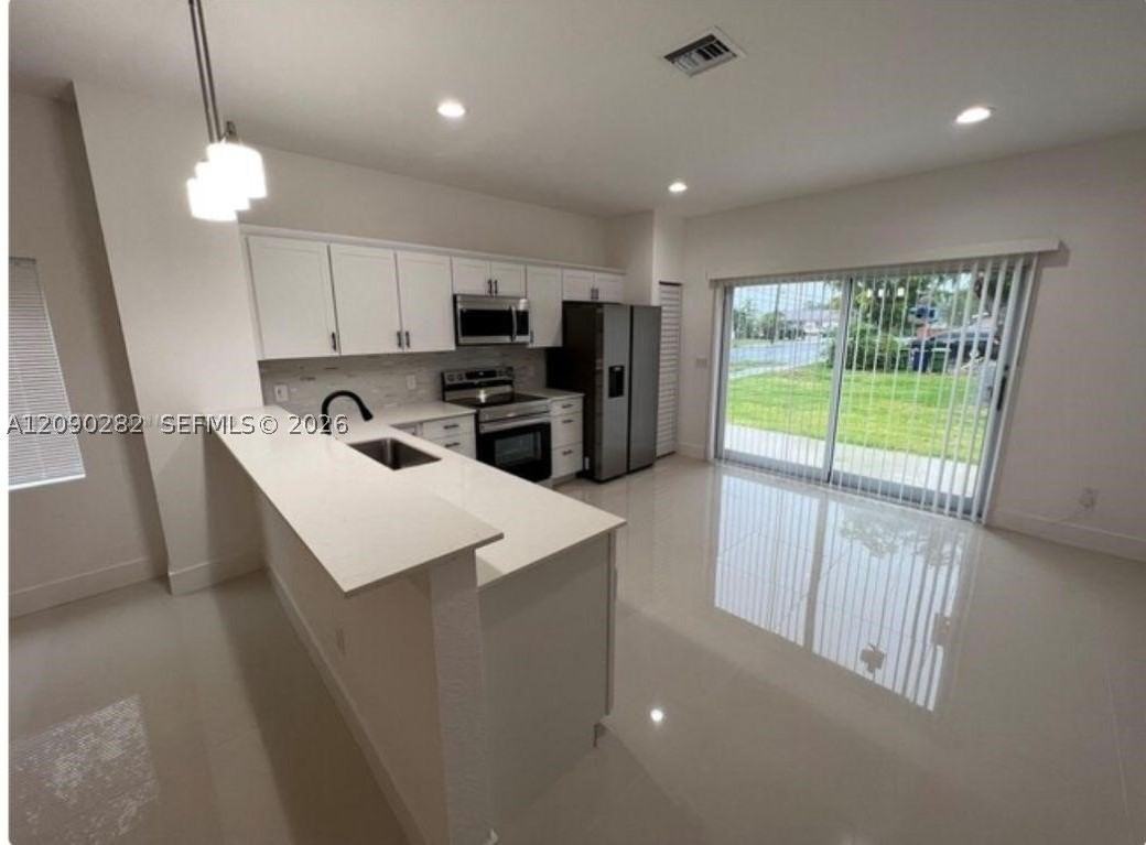 216 Nw 9th St - Photo 5 of 20