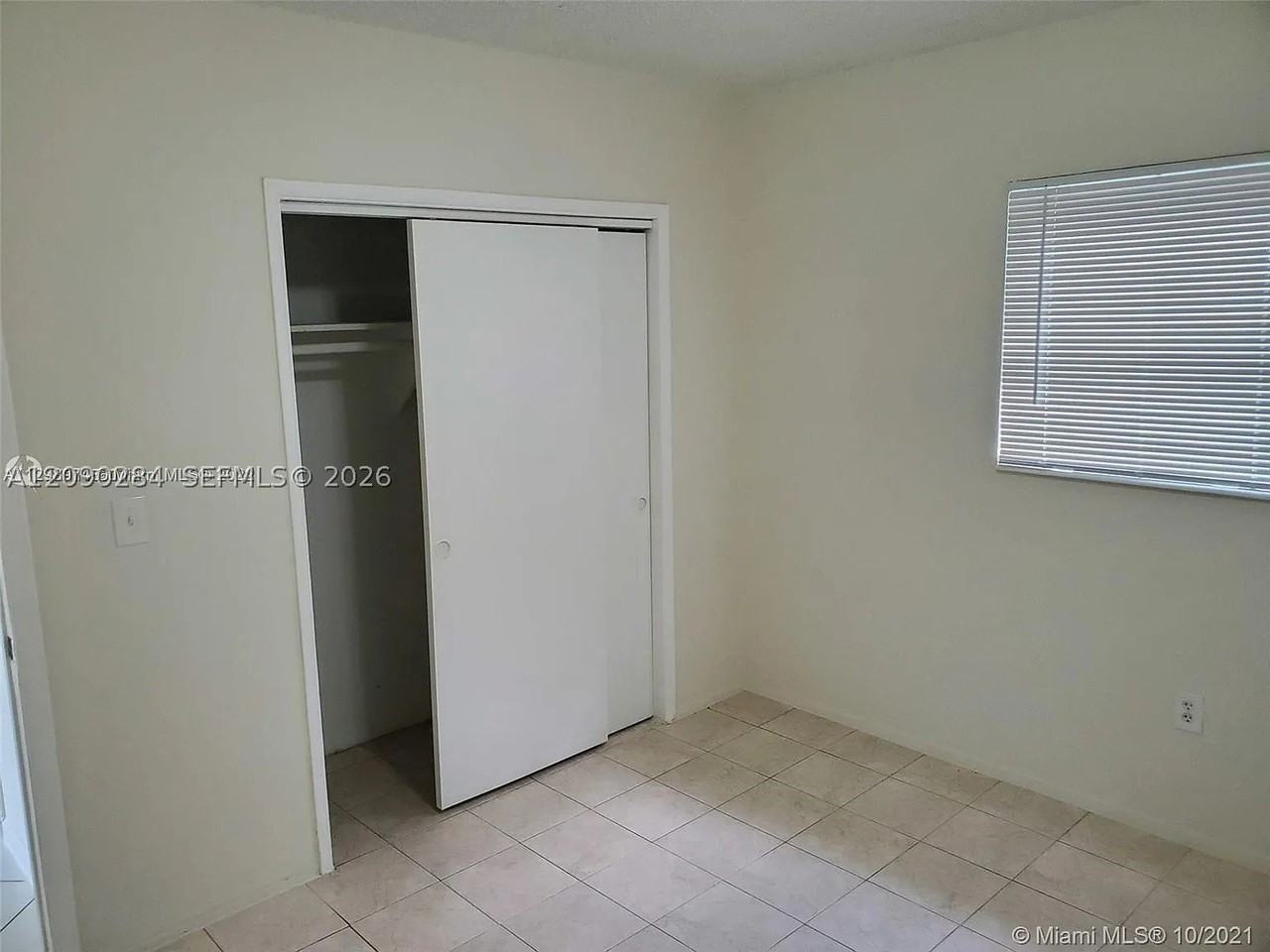 1630 Ne 157th Ter #1630 - Photo 5 of 9