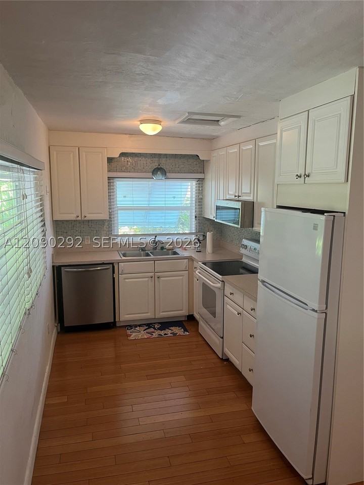 2967 Sw 21st St #G - Photo 3 of 27
