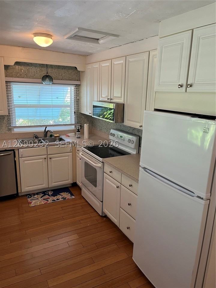 2967 Sw 21st St #G - Photo 5 of 27