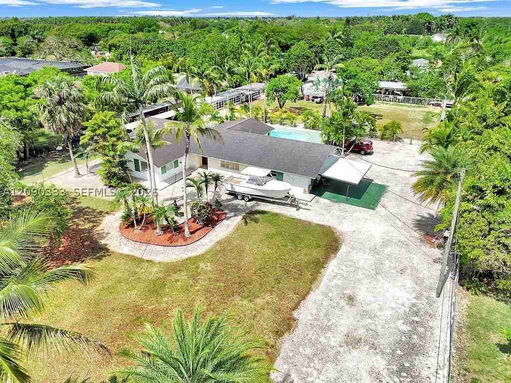 26100 Sw 192nd Ave - Photo 4 of 50
