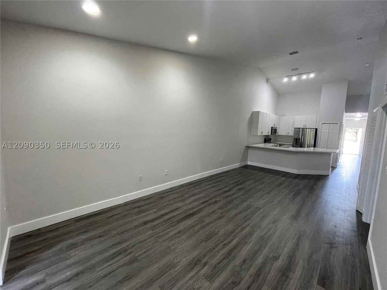 1178 Ne 32nd Ave #0 - Photo 3 of 31