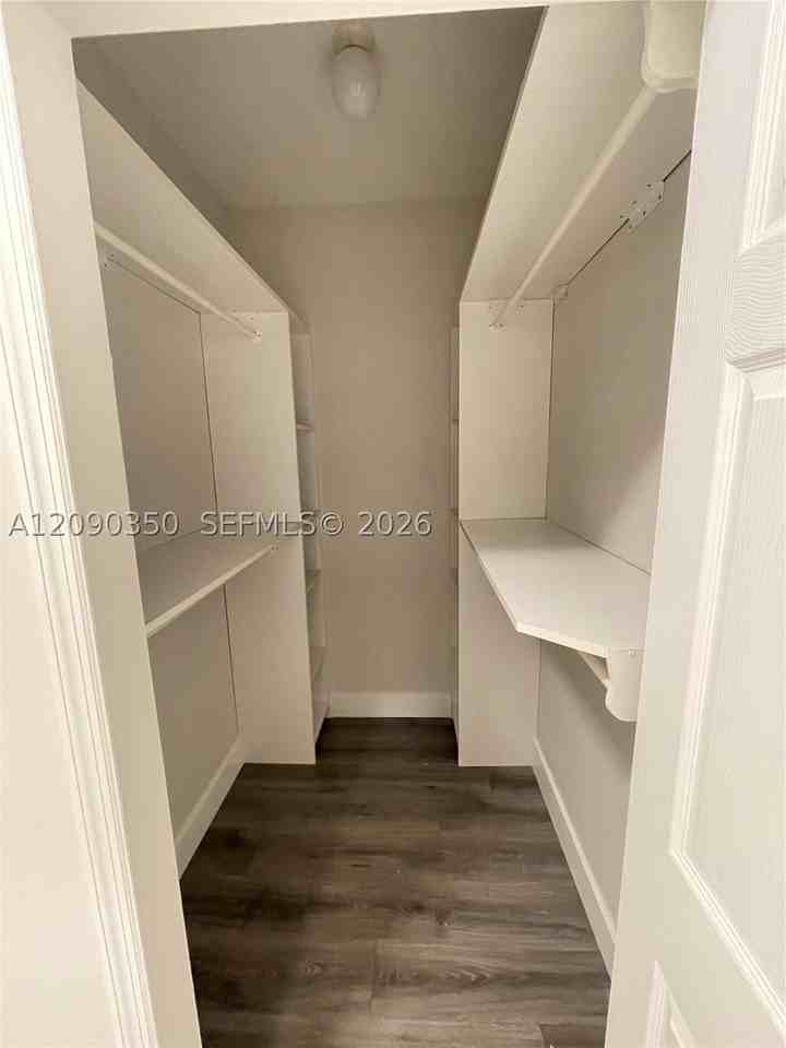 1178 Ne 32nd Ave #0 - Photo 7 of 31