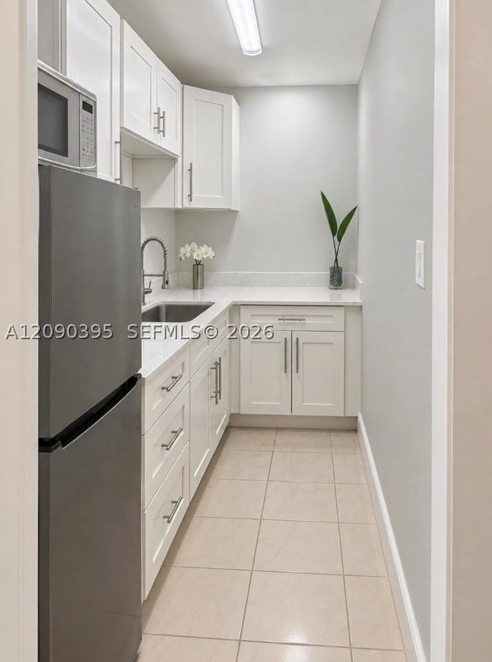 903 Se 14th St #S - Photo 4 of 8