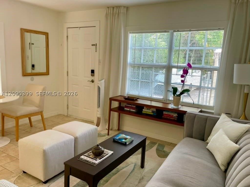 4176 Sw 9th St - Photo 3 of 11