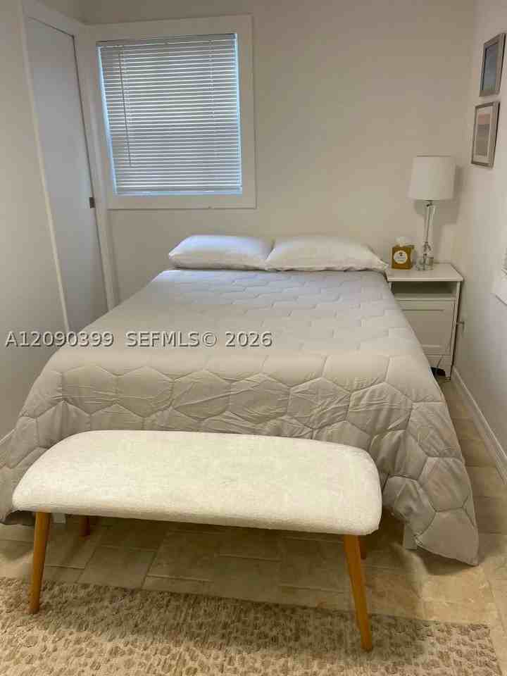4176 Sw 9th St - Photo 5 of 11