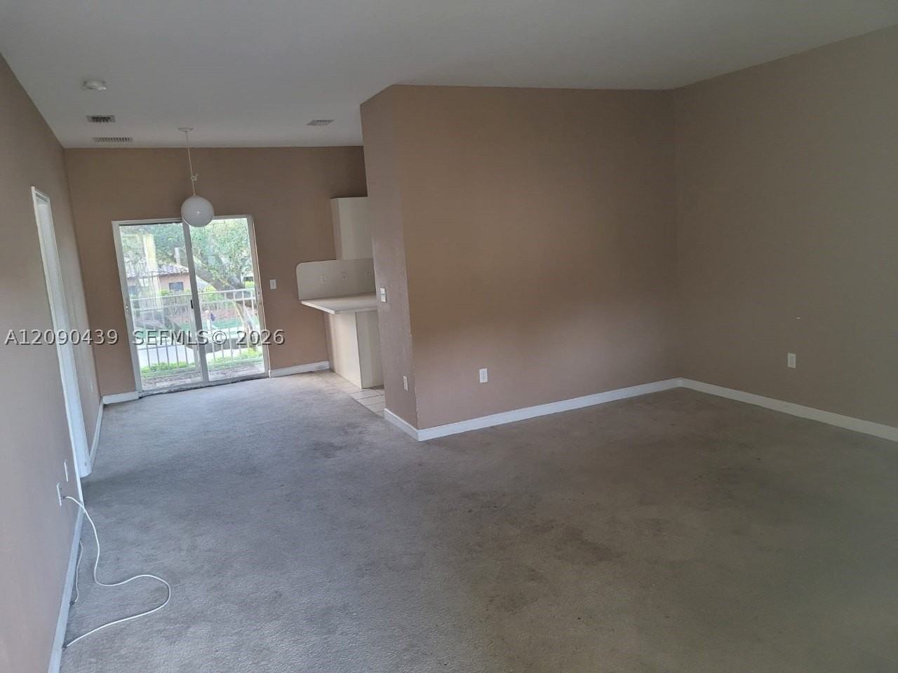 2720 Ne 3rd Dr #202