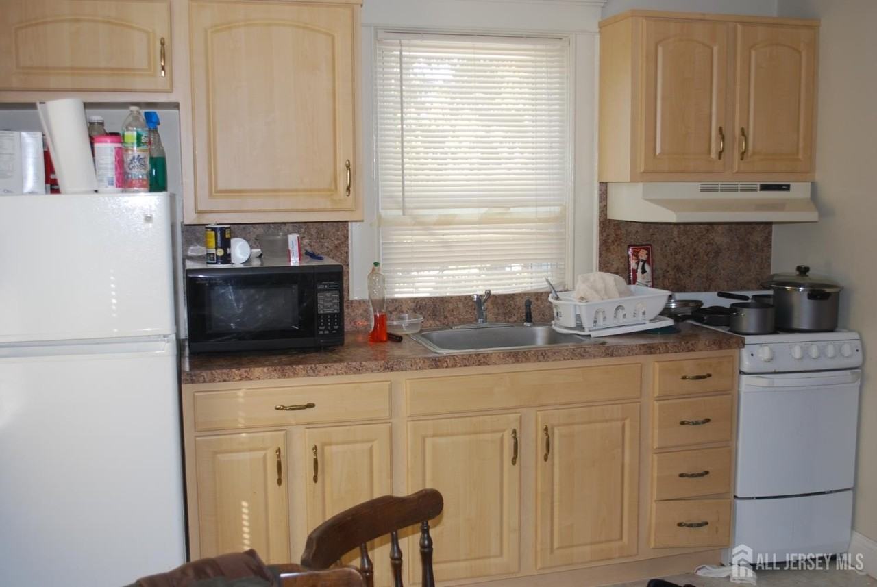 111 S Main St - Photo 4 of 8