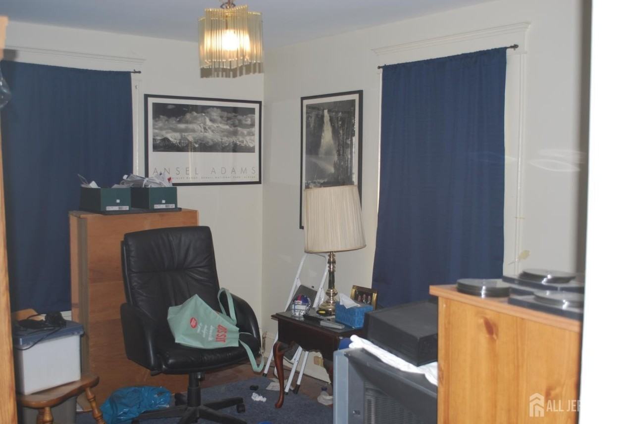 111 S Main St - Photo 5 of 8