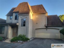 featured image of 12 Carriage Pl #1012