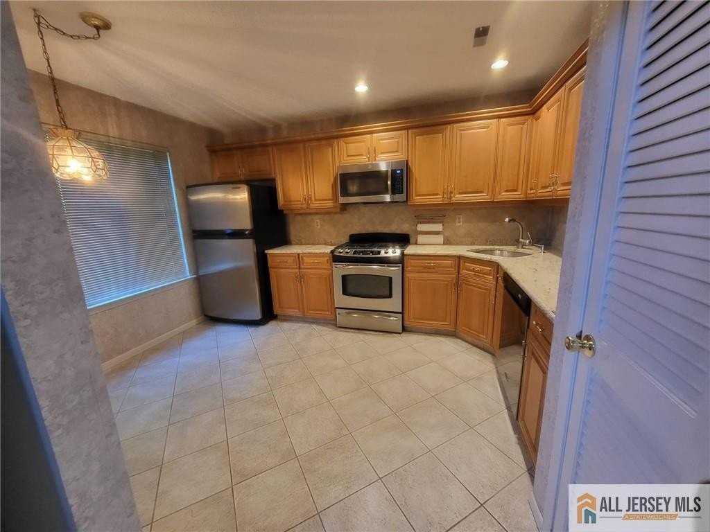 12 Carriage Pl #1012 - Photo 3 of 30