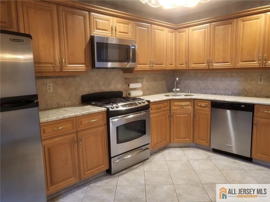12 Carriage Pl #1012 - Photo 7 of 30