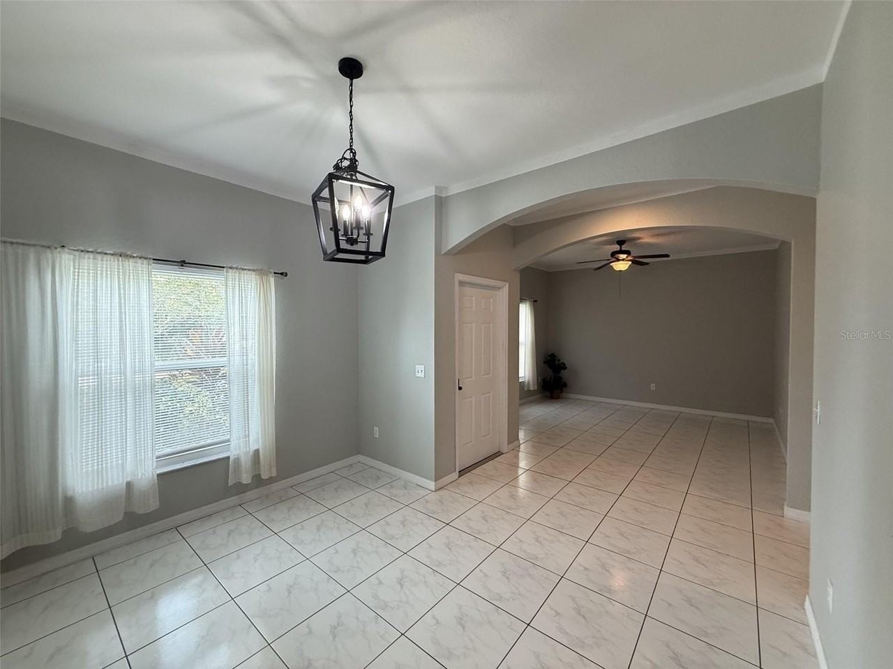 1137 Ring St - Photo 2 of 9