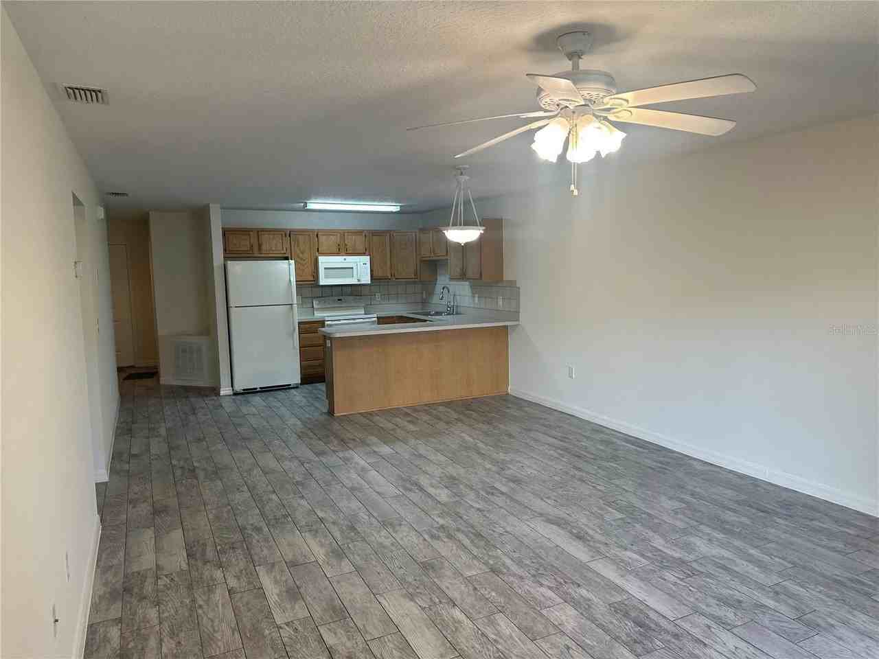 809 Dennis Ave - Photo 3 of 20