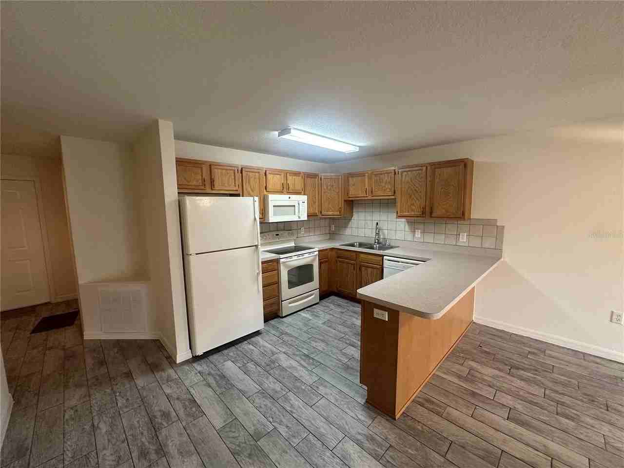 809 Dennis Ave - Photo 5 of 20