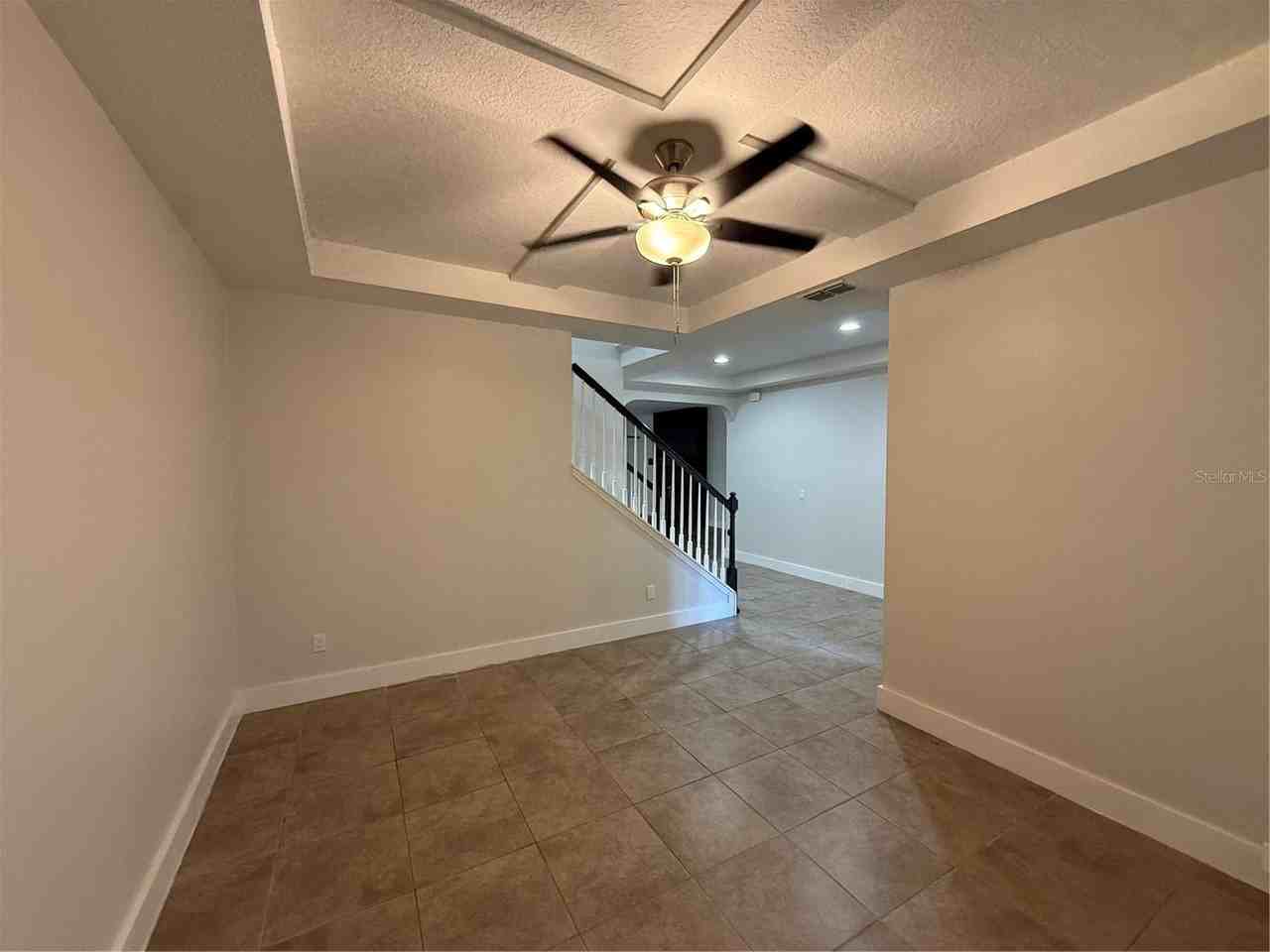 1040 Thunderhead Ln - Photo 3 of 28