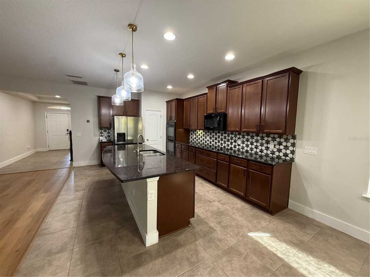 1040 Thunderhead Ln - Photo 6 of 28