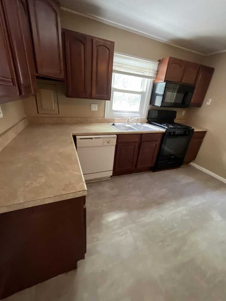 205 Elbring Dr #1 - Photo 2 of 5