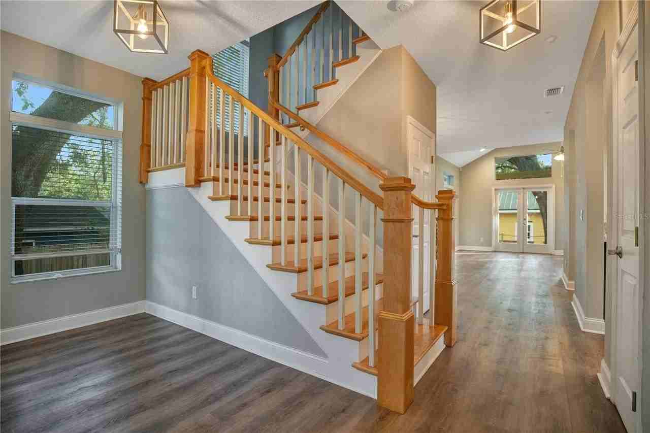 2516 E Church St - Photo 4 of 25