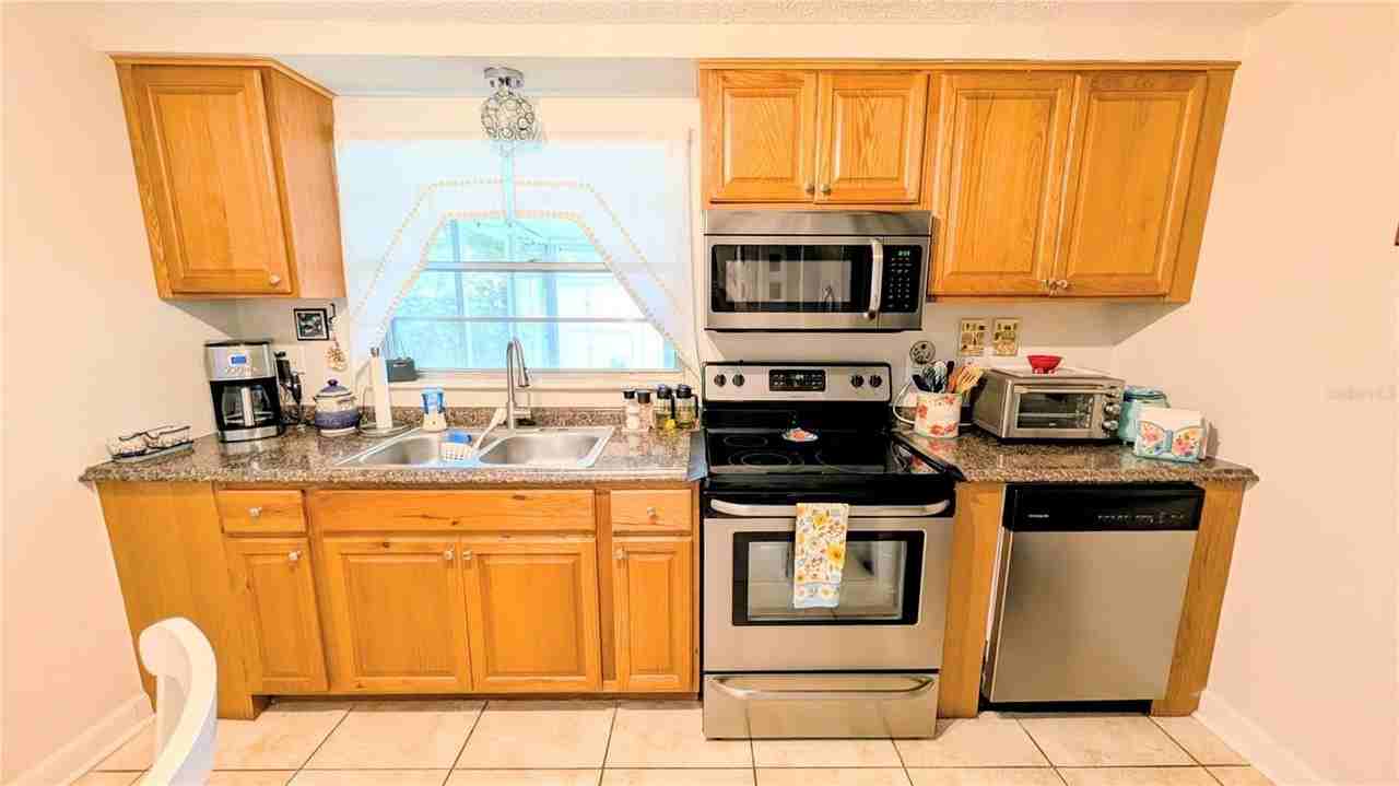 19 Lamplight Ln - Photo 3 of 11