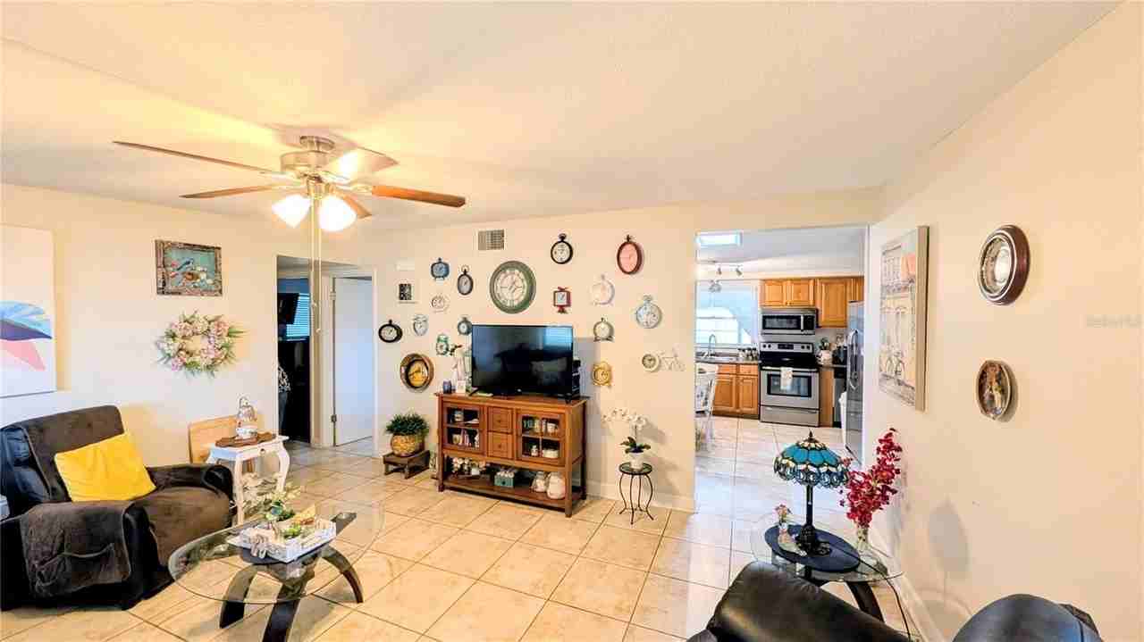 19 Lamplight Ln - Photo 6 of 11
