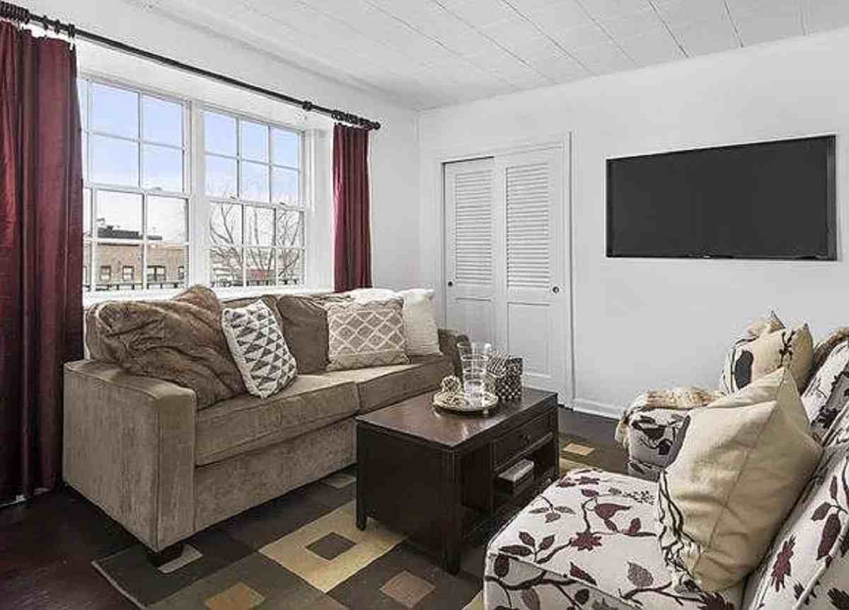 200 W Menomonee St #14 - Photo 2 of 8
