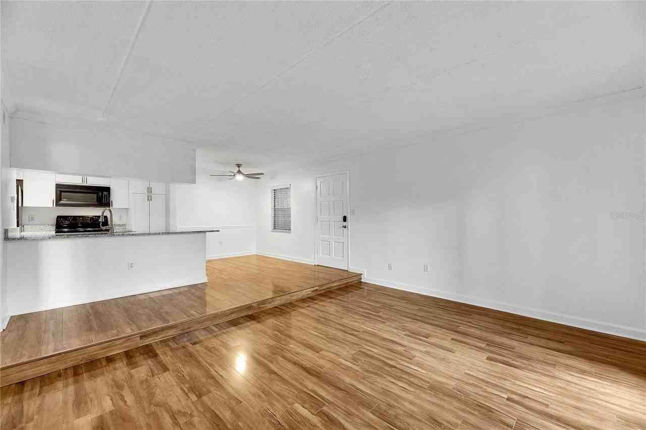 5304 W Kennedy Blvd #106 - Photo 5 of 42