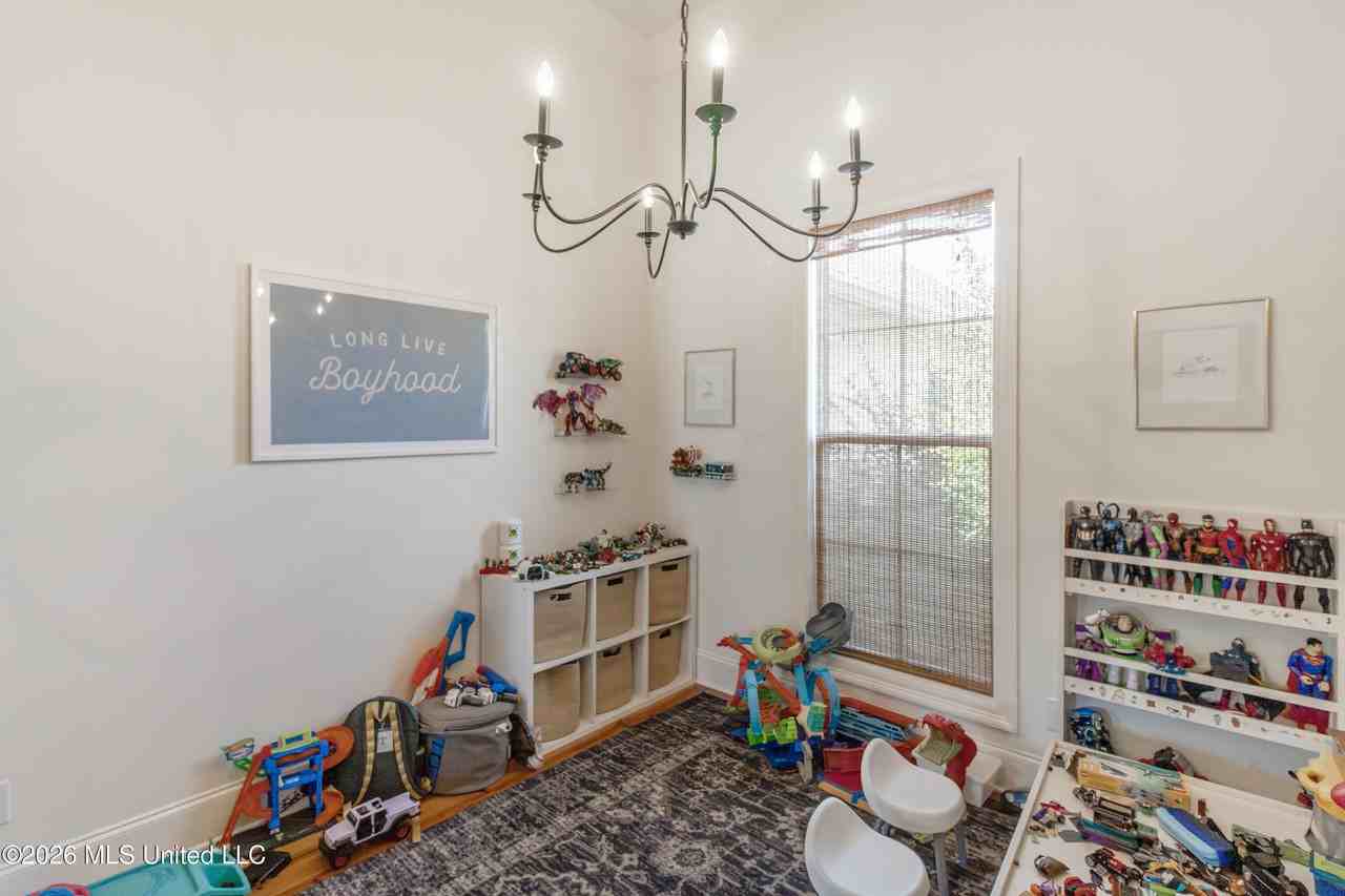 119 Kempen Ln - Photo 5 of 19