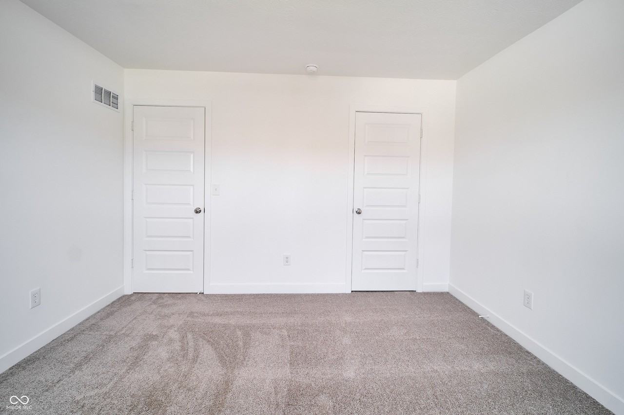 8699 Maroska St - Photo 6 of 36