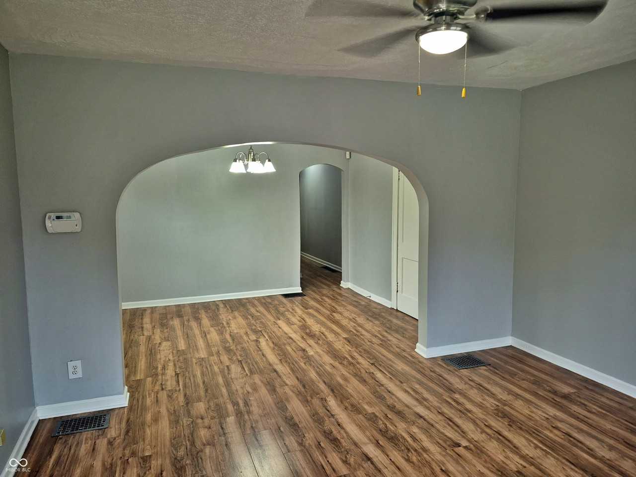 1727 N Tacoma Ave - Photo 3 of 17