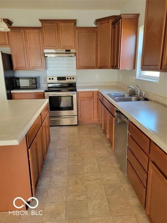 7321 Moultrie Dr - Photo 3 of 16