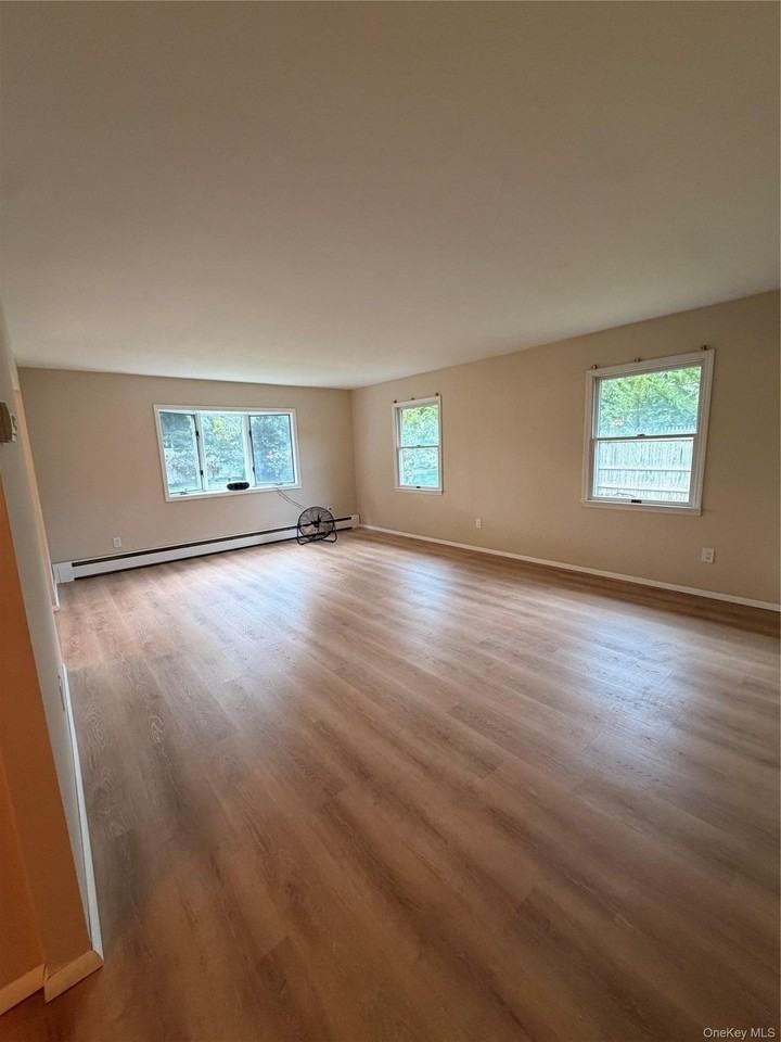 20 Tulip Hill Ln - Photo 3 of 16