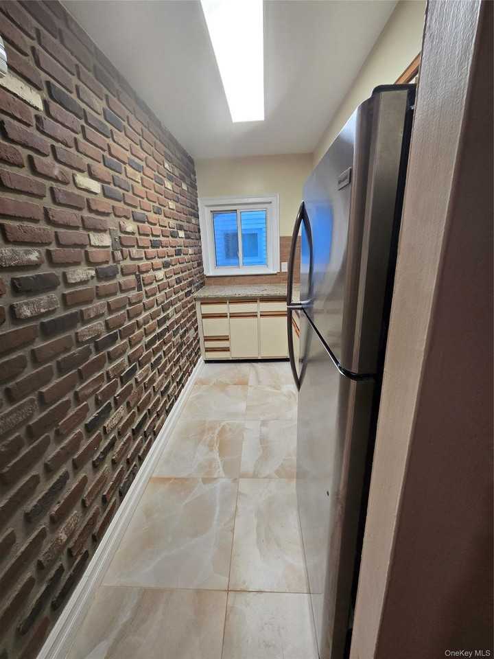 13028 144th St #2 - Photo 6 of 11