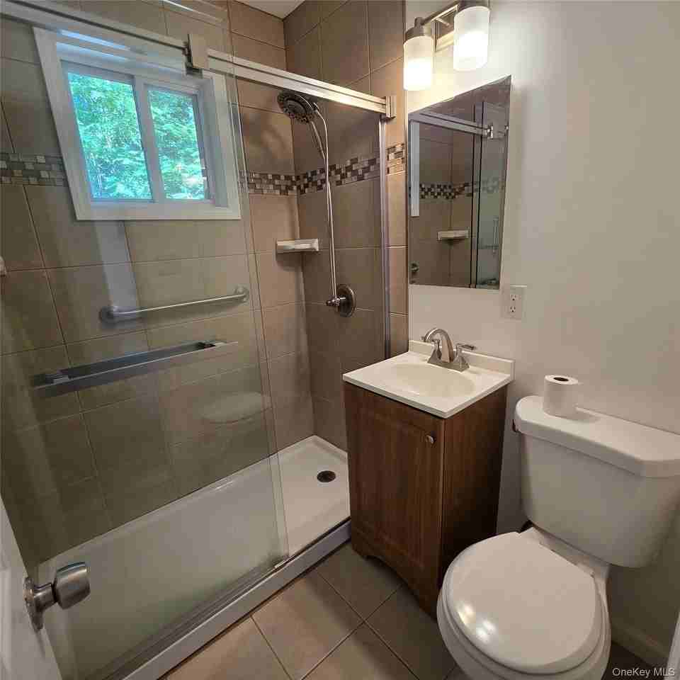 45 Christian Ave - Photo 7 of 17