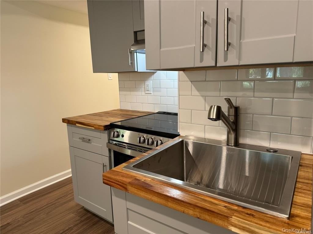 4 Nicholas Ct - Photo 6 of 14