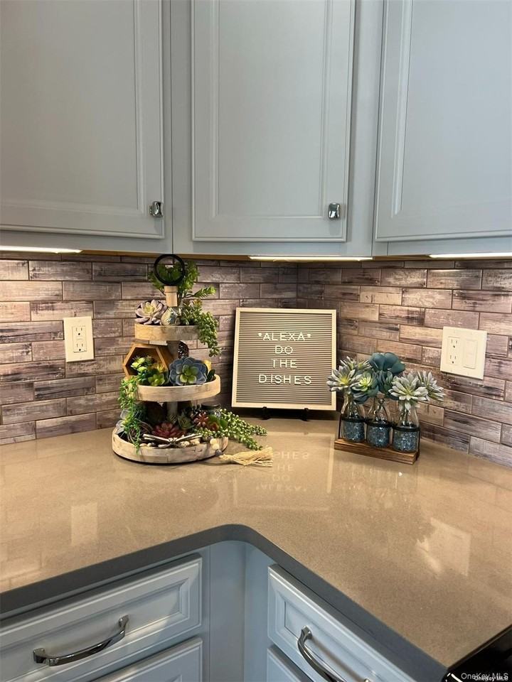 1080 New York Ave #307 - Photo 7 of 10