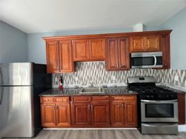 featured image of 20 W Broome St #1