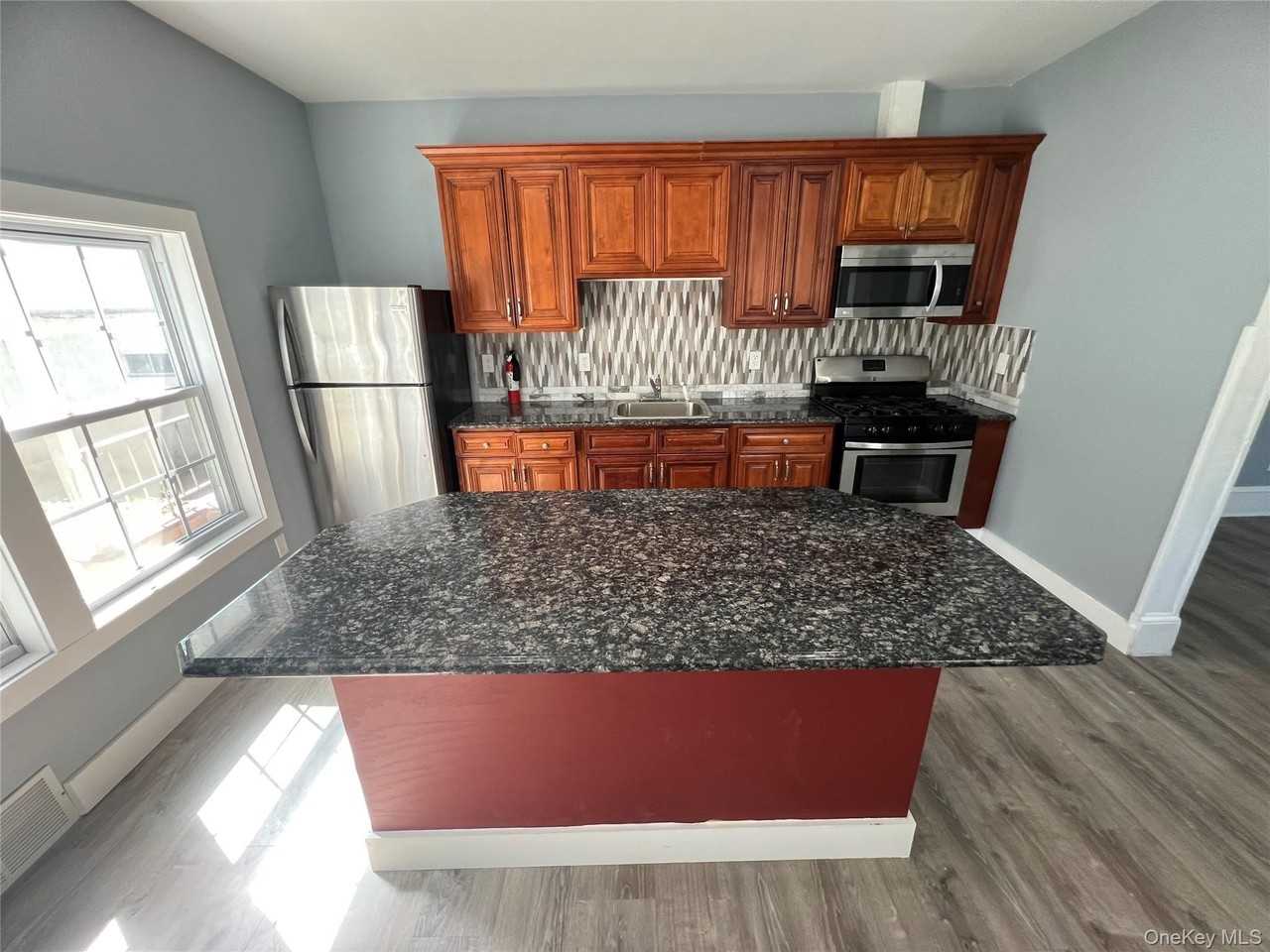 20 W Broome St #1 - Photo 3 of 26