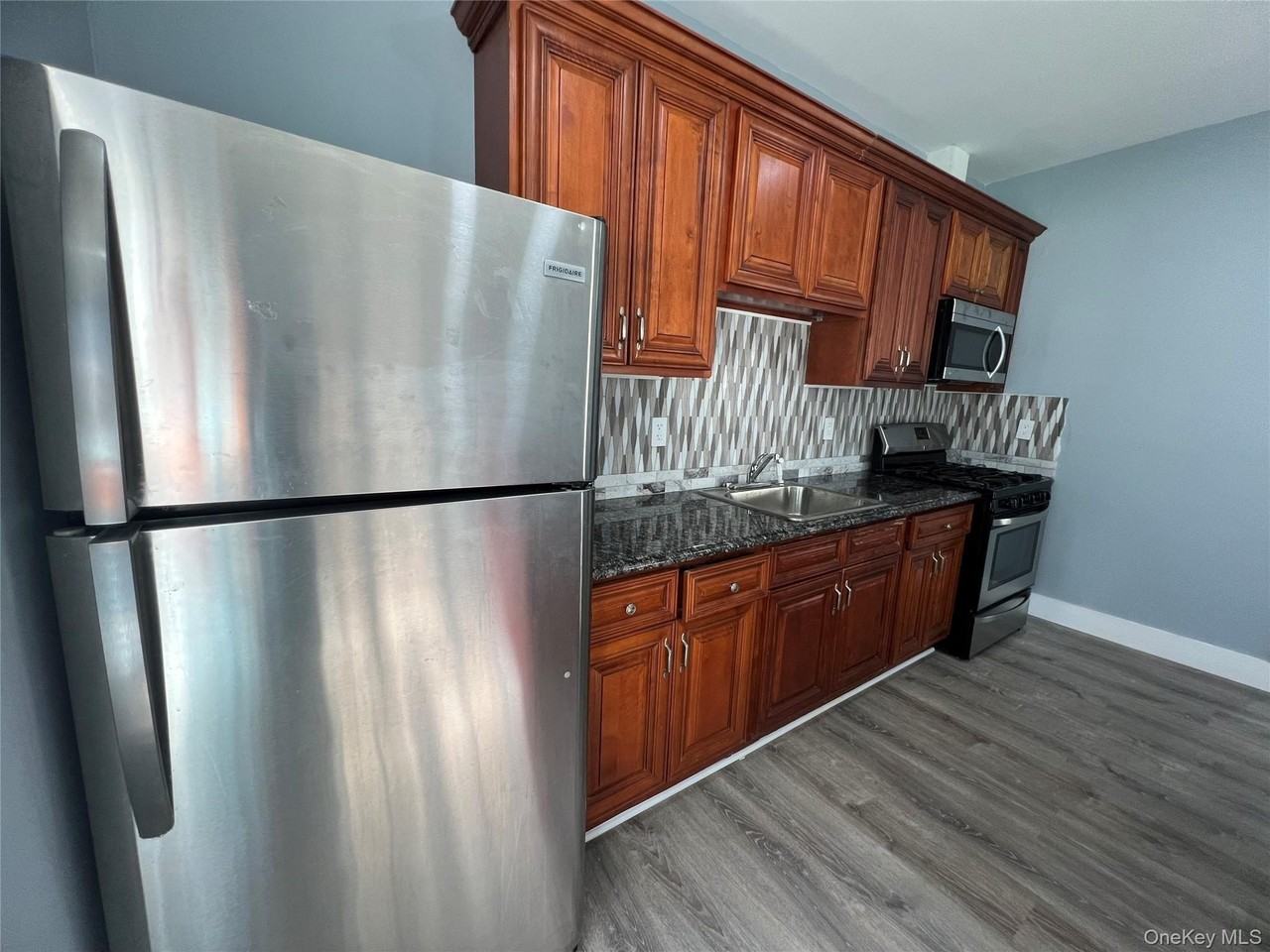 20 W Broome St #1 - Photo 6 of 26